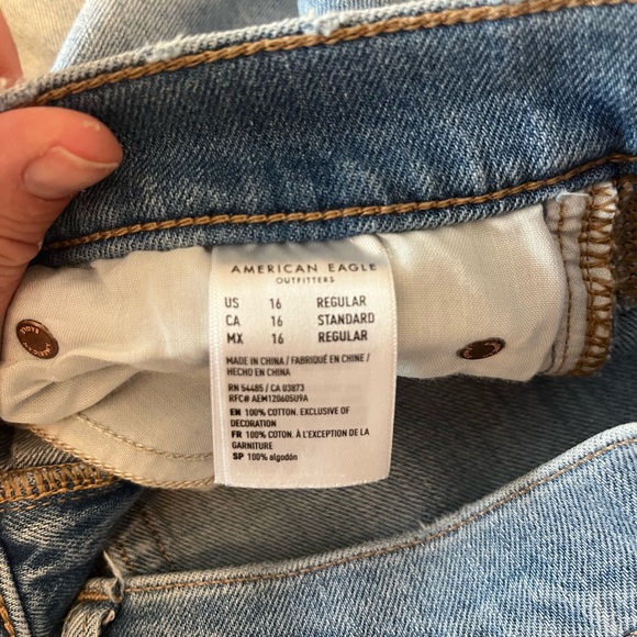 American Eagle 90’s Boyfriend Jean size 16 - Picture 6 of 6